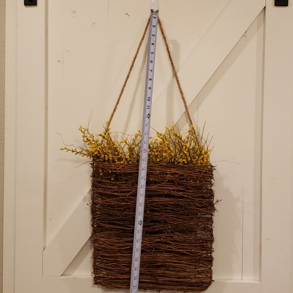 Farmhouse Wicker Floral Hanging Basket - Picture 6 of 7